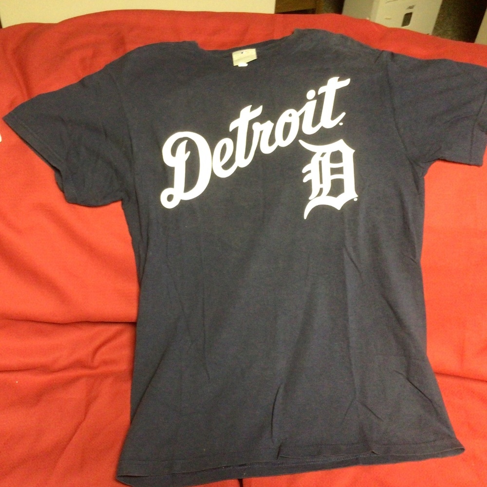 MLB DETROIT Tigers tshirt